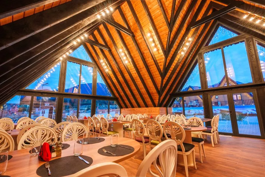 Ресторант „Between the Mountains“